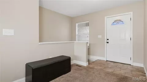 Entry Way - 114 Sandstone Dr, Saint Robert, MO 65584 photo 7 of 7