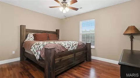 Bedroom - 114 Sandstone Dr, Saint Robert, MO 65584 photo 5 of 6