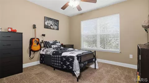 Bedroom - 114 Sandstone Dr, Saint Robert, MO 65584 photo 3 of 6