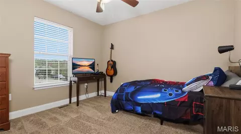 Bedroom - 114 Sandstone Dr, Saint Robert, MO 65584 photo 2 of 6