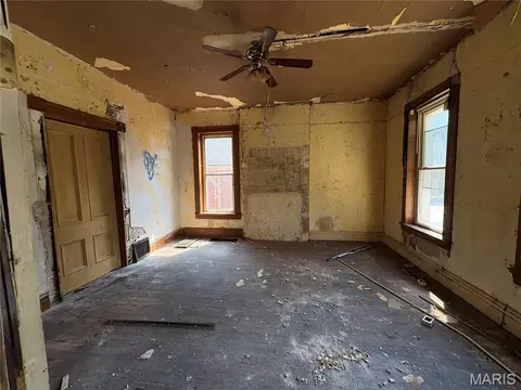 Living - 4354 S Compton Ave, Saint Louis, MO 63111 photo 1 of 2