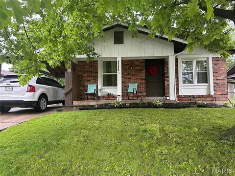 1114 Ransome Ct, Florissant, MO 63031