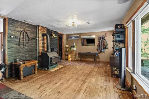 Living - 10052 Goose Creek Rd, Sullivan, MO 63080 photo 1 of 1