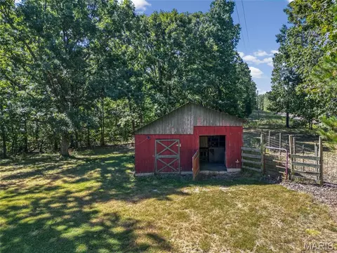 Exterior - 10052 Goose Creek Rd, Sullivan, MO 63080 photo 6 of 21