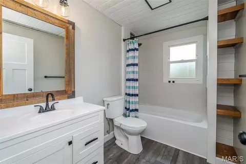 Bath - 2249 Holtgrewe Rd, Washington, MO 63090 photo 1 of 4