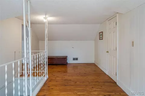 Entry Way - 2249 Holtgrewe Rd, Washington, MO 63090 photo 3 of 5