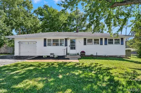 664 Dornseif Dr, Arnold, MO 63010