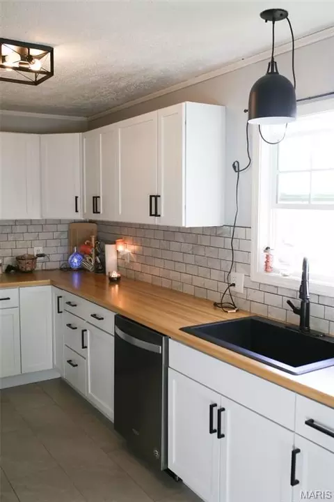 Kitchen - 11955 County Road 8030, Rolla, MO 65401 photo 4 of 4