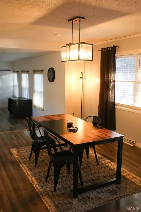 Dining - 11955 County Road 8030, Rolla, MO 65401 photo 3 of 3