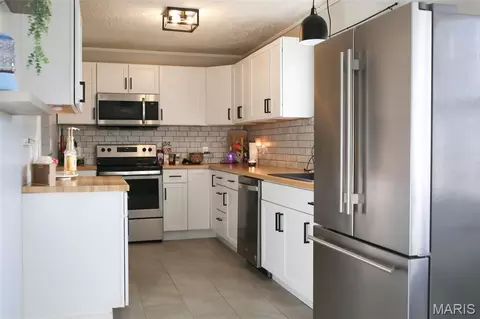 Kitchen - 11955 County Road 8030, Rolla, MO 65401 photo 1 of 4