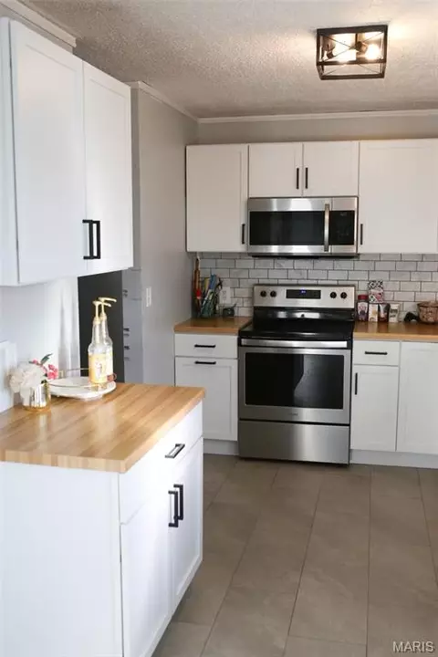 Kitchen - 11955 County Road 8030, Rolla, MO 65401 photo 3 of 4