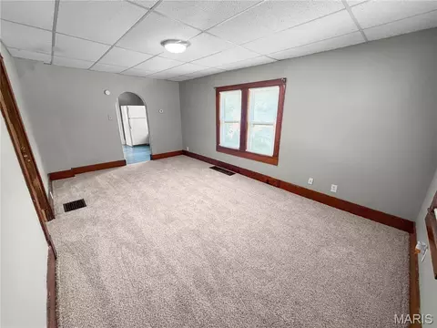 Living - 421 Edwards St, Hannibal, MO 63401 photo 1 of 2