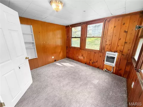 Bedroom - 421 Edwards St, Hannibal, MO 63401 photo 2 of 2