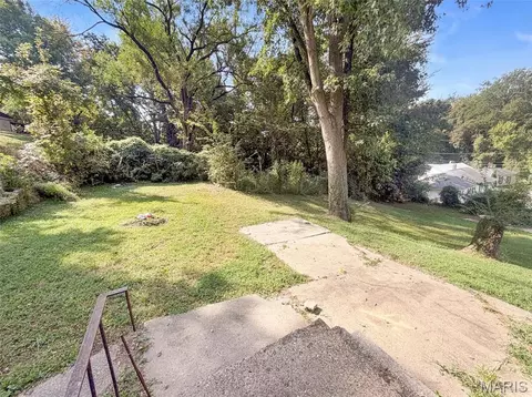 Exterior - 421 Edwards St, Hannibal, MO 63401 photo 2 of 2
