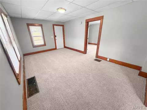 Living - 421 Edwards St, Hannibal, MO 63401 photo 2 of 2