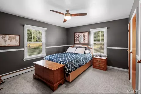 Bedroom - 1501 Woods Ln, Centralia, IL 62801 photo 2 of 5