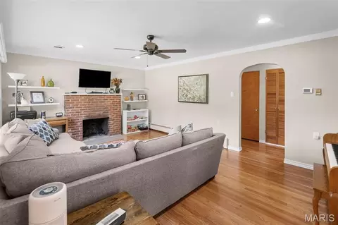 Living - 1501 Woods Ln, Centralia, IL 62801 photo 1 of 3