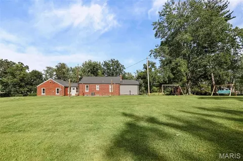 Exterior - 1501 Woods Ln, Centralia, IL 62801 photo 6 of 8
