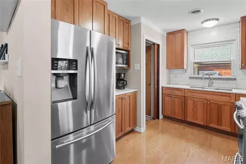 Kitchen - 1501 Woods Ln, Centralia, IL 62801 photo 2 of 4