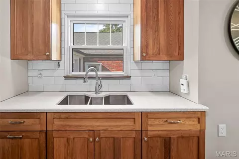 Kitchen - 1501 Woods Ln, Centralia, IL 62801 photo 3 of 4