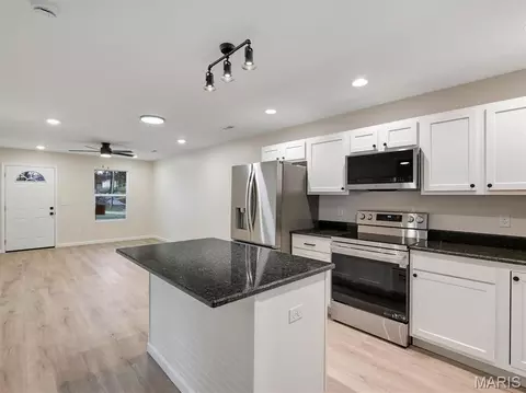 Kitchen - 4 Hibbard St, Saint Clair, MO 63077 photo 4 of 4