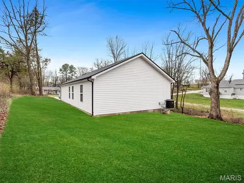 Exterior - 4 Hibbard St, Saint Clair, MO 63077 photo 2 of 4
