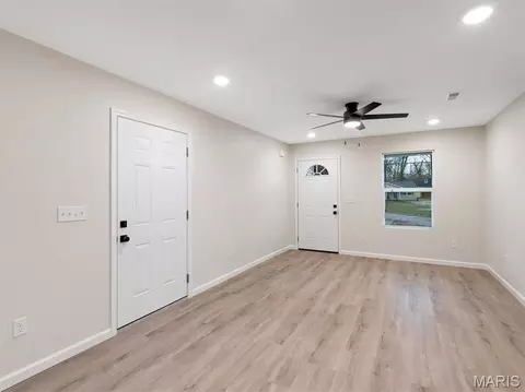 Living - 4 Hibbard St, Saint Clair, MO 63077 photo 2 of 2