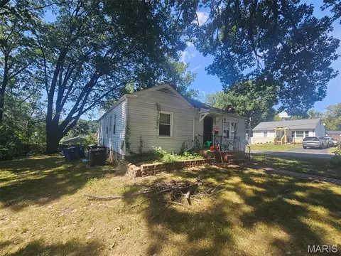 619 Millman, Ferguson, MO 63135 photo 2