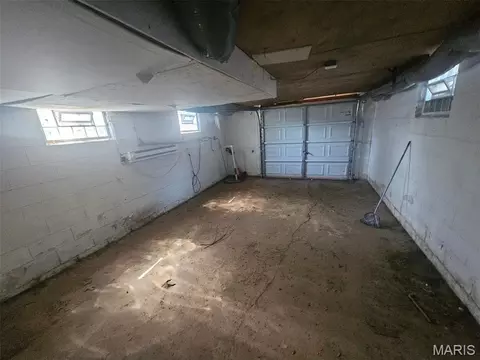 619 Millman, Ferguson, MO 63135 photo 6