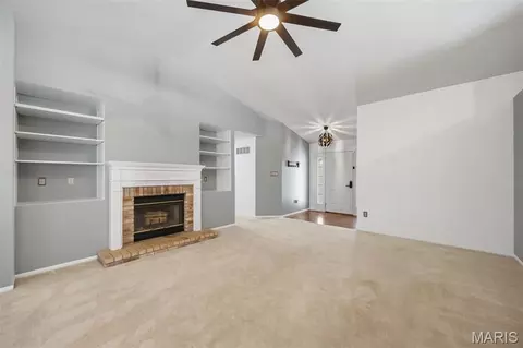 Living - 516 Wetherby Terrace Dr, Ballwin, MO 63021 photo 2 of 5