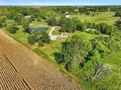 7112 Fields Dr, Moro, IL 62067 photo 9