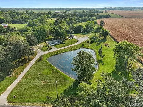 7112 Fields Dr, Moro, IL 62067 photo 4