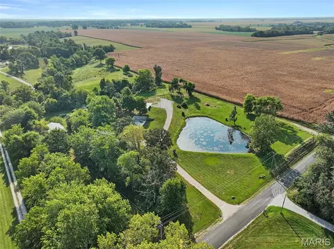 7112 Fields Dr, Moro, IL 62067 photo 3