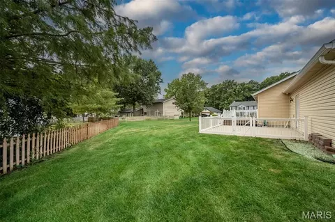 Exterior - 825 Colleen Dr, O'fallon, MO 63366 photo 6 of 10
