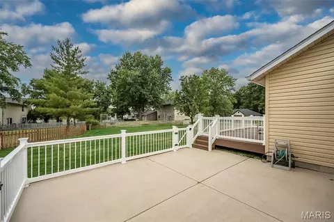 Exterior - 825 Colleen Dr, O'fallon, MO 63366 photo 7 of 10