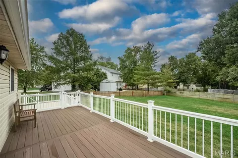 Exterior - 825 Colleen Dr, O'fallon, MO 63366 photo 9 of 10