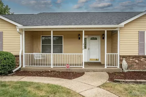 Exterior - 825 Colleen Dr, O'fallon, MO 63366 photo 4 of 10