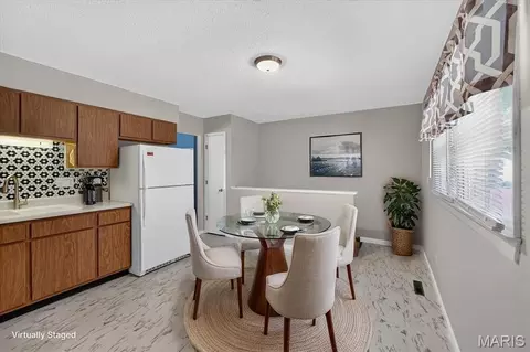 Dining - 529 E 11th St, Washington, MO 63090 photo 1 of 1