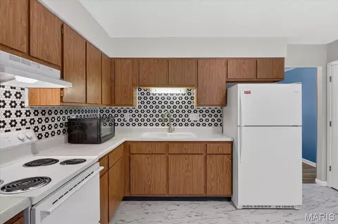 Kitchen - 529 E 11th St, Washington, MO 63090 photo 1 of 1