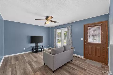 Living - 529 E 11th St, Washington, MO 63090 photo 1 of 1