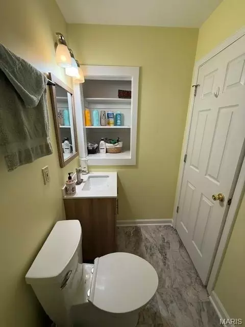 Bath - 3600 N Meadow Mill Dr, Arnold, MO 63010 photo 3 of 4