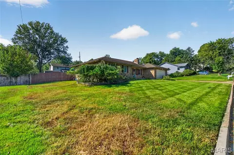 Exterior - 906 Laurel Dr, Rolla, MO 65401 photo 6 of 12