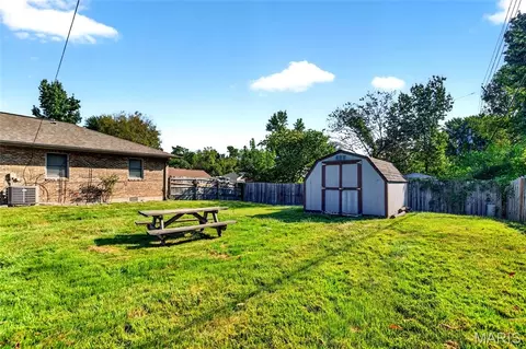 Exterior - 906 Laurel Dr, Rolla, MO 65401 photo 8 of 12
