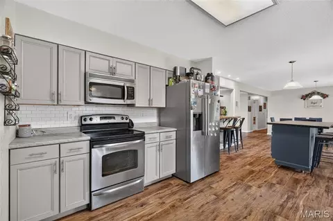 Kitchen - 906 Laurel Dr, Rolla, MO 65401 photo 5 of 6