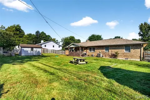 Exterior - 906 Laurel Dr, Rolla, MO 65401 photo 9 of 12