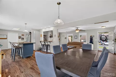 Dining - 906 Laurel Dr, Rolla, MO 65401 photo 3 of 4