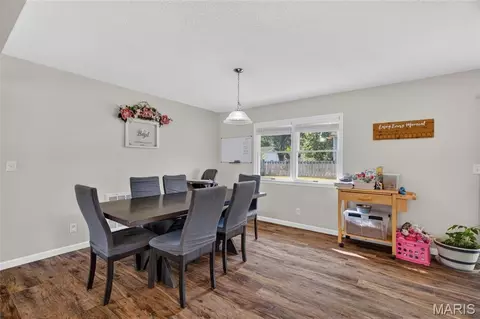 Dining - 906 Laurel Dr, Rolla, MO 65401 photo 1 of 4