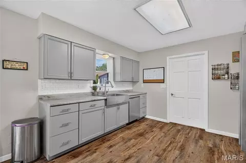 Kitchen - 906 Laurel Dr, Rolla, MO 65401 photo 3 of 6