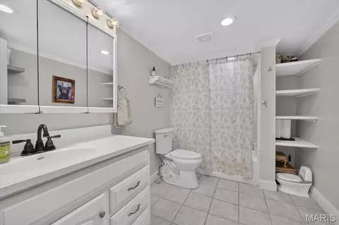 Bath - 3990 Freeman Rd, Pacific, MO 63069 photo 1 of 1