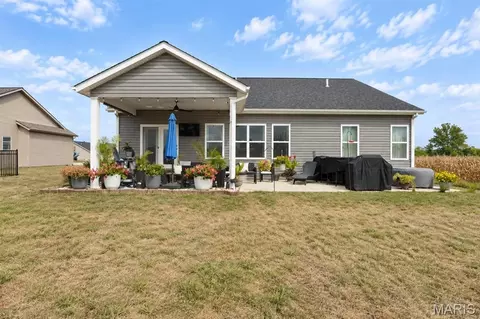 Other - 910 Taylor Dr, Waterloo, IL 62298 photo 2 of 9